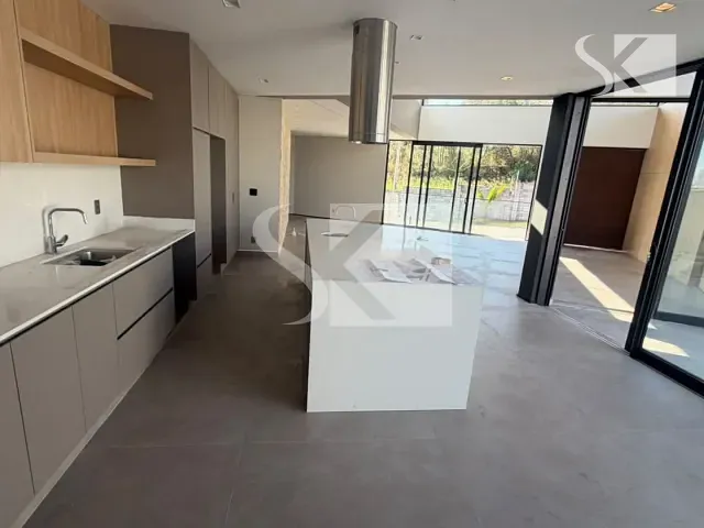 Casa 3 quartos e 5 banheiros, à venda, no bairro Além Ponte em Sorocaba