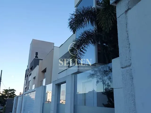 Casa 3 quartos e 3 banheiros, à venda, no bairro Praia dos Amores em Balneário Camboriú