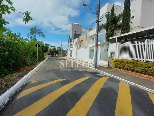 Casa 3 quartos e 3 banheiros, à venda, no bairro Praia dos Amores em Balneário Camboriú