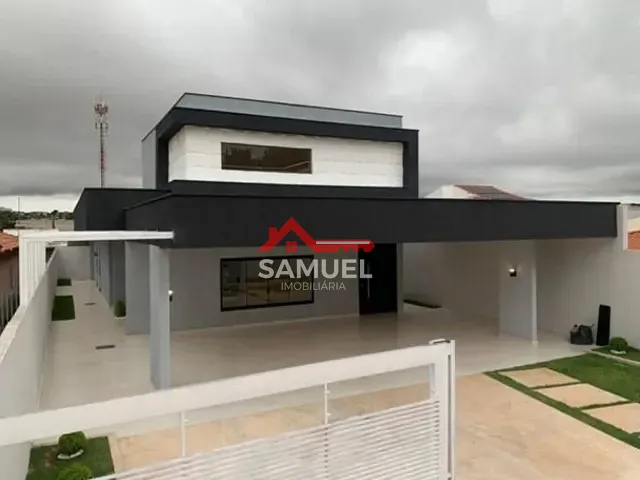 Casa com 800m² 4 quartos e 2 banheiros, à venda, no bairro Setor Habitacional Vicente Pires em Brasília
