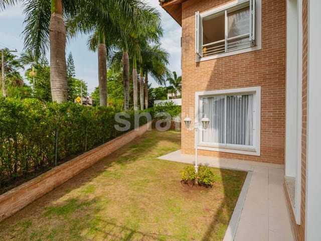 Casa com 1080m² 4 quartos e 7 banheiros, à venda, no bairro Alphaville em Santana de Parnaíba