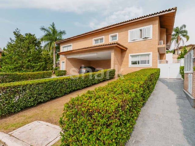 Casa com 1080m² 4 quartos e 7 banheiros, à venda, no bairro Alphaville em Santana de Parnaíba