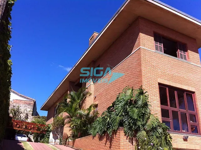 Casa com 900m² 6 quartos e 4 banheiros, à venda, no bairro Pousada dos Campos em Pouso Alegre
