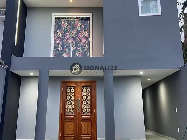 Casa 3 quartos e 3 banheiros, à venda, no bairro Vinhateiro em São Pedro da Aldeia