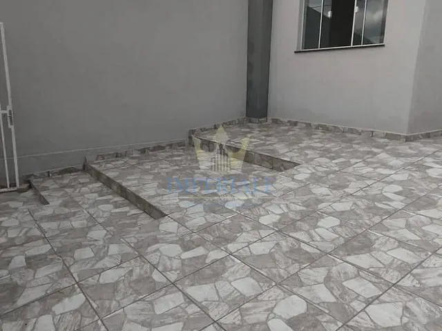 Casa 2 quartos e 2 banheiros, à venda, no bairro Jardim Carvalho em Ponta Grossa
