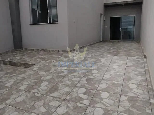 Casa 2 quartos e 2 banheiros, à venda, no bairro Jardim Carvalho em Ponta Grossa