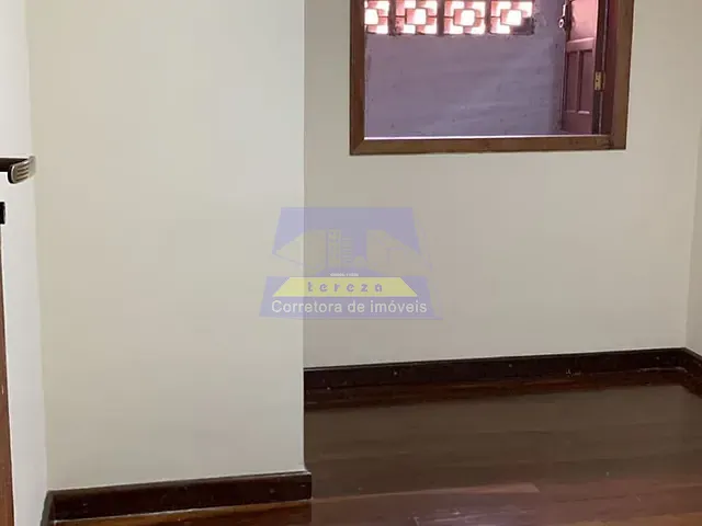 Casa com 300m² 3 quartos e 1 banheiro, para alugar, no bairro Fênix em Itabira