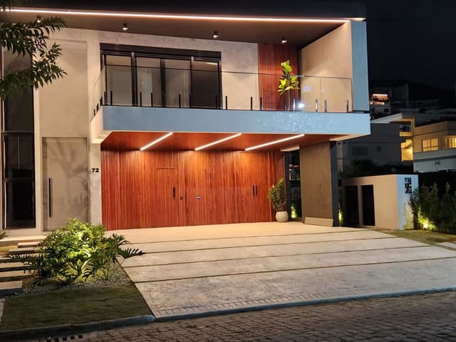 Casa com 450m² 5 quartos e 6 banheiros, à venda, no bairro Praia Brava em Itajaí