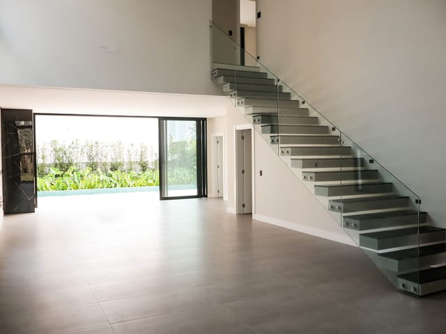Casa com 450m² 5 quartos e 6 banheiros, à venda, no bairro Praia Brava em Itajaí
