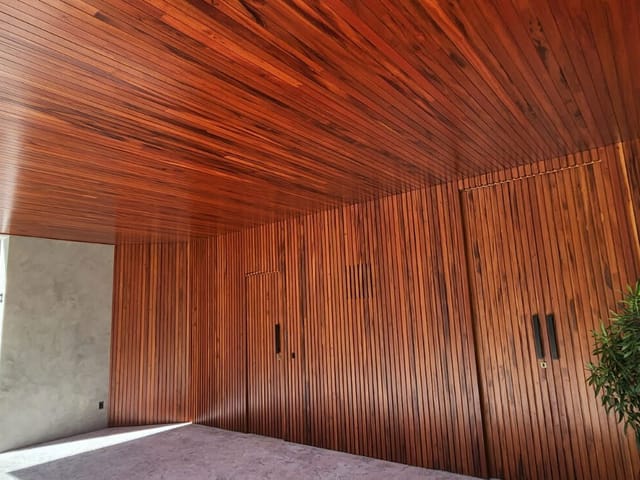 Casa com 450m² 5 quartos e 6 banheiros, à venda, no bairro Praia Brava em Itajaí