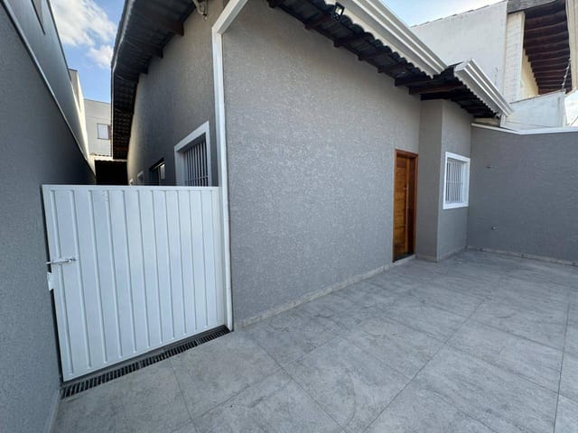 Casa com 176m² 3 quartos e 2 banheiros, à venda, no bairro Nova Cerejeira em Atibaia