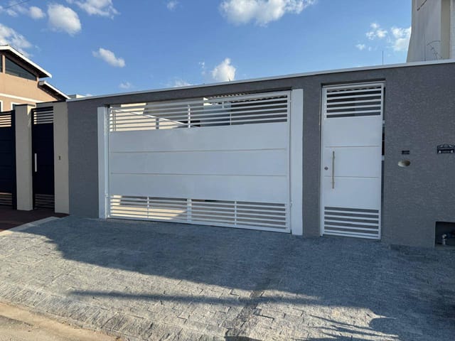 Casa com 176m² 3 quartos e 2 banheiros, à venda, no bairro Nova Cerejeira em Atibaia