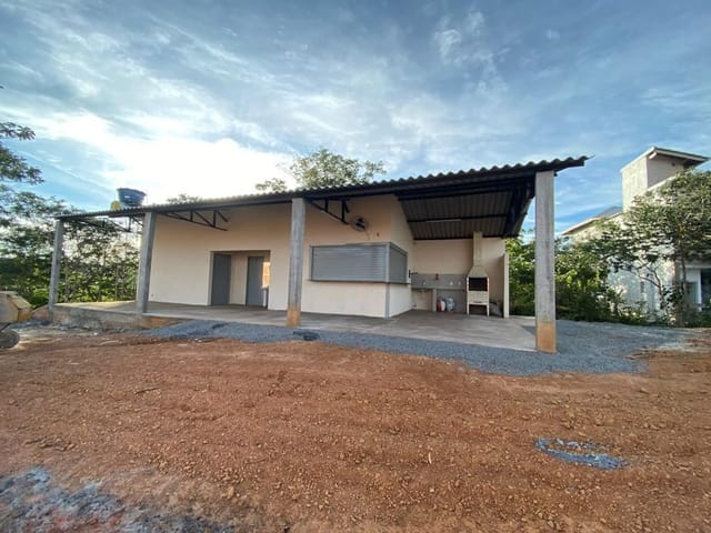 Casa com 850m², à venda, no bairro Zona Rural em Abadiânia
