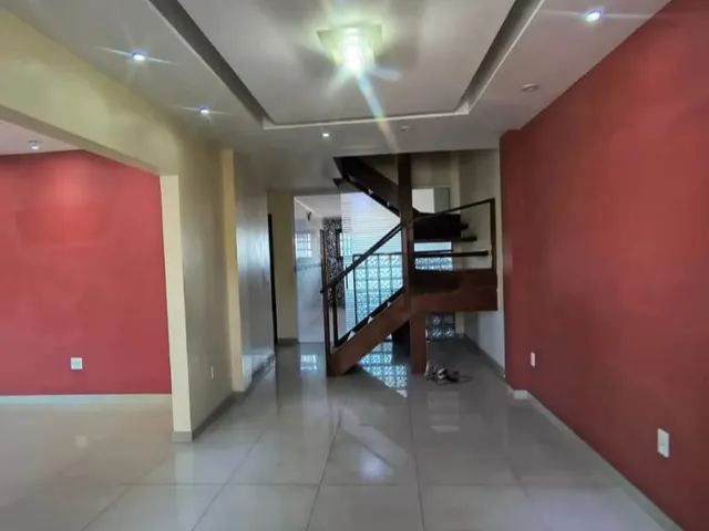 Casa com 350m² 4 quartos e 4 banheiros, à venda ou para alugar, no bairro Campo Grande em Rio de Janeiro