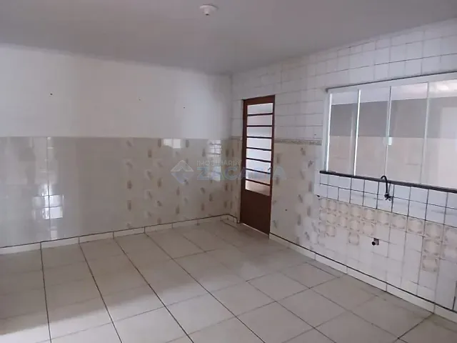 Casa 3 quartos e 1 banheiro, para alugar, no bairro Jardim Trabalhista em Apucarana