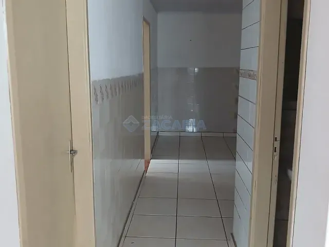 Casa 3 quartos e 1 banheiro, para alugar, no bairro Jardim Trabalhista em Apucarana