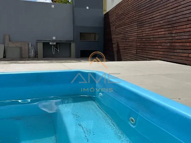Casa com 600m² 3 quartos e 2 banheiros, à venda, no bairro Laranjal em Pelotas