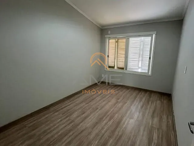 Casa com 600m² 3 quartos e 2 banheiros, à venda, no bairro Laranjal em Pelotas