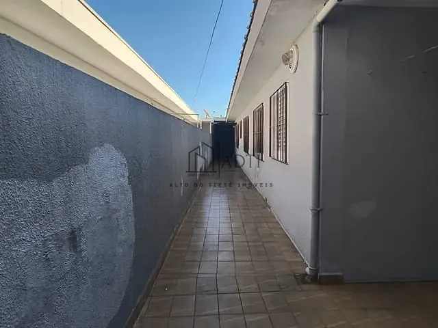 Casa com 182m² 3 quartos e 1 banheiro, à venda, no bairro Vila Sud Menuci em Mogi das Cruzes