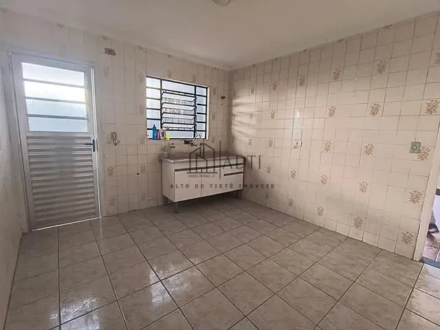 Casa com 182m² 3 quartos e 1 banheiro, à venda, no bairro Vila Sud Menuci em Mogi das Cruzes