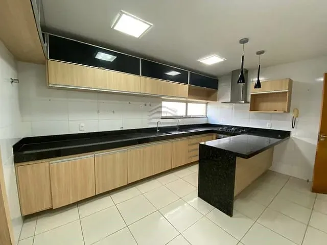 Casa 3 quartos e 4 banheiros, à venda, no bairro Morros em Teresina
