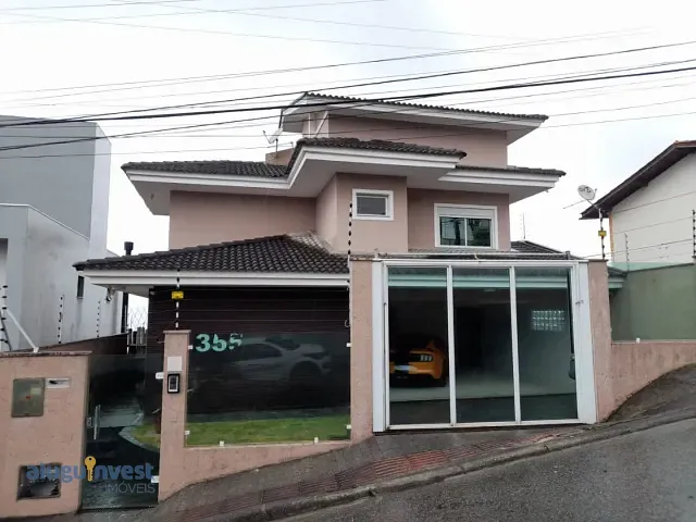 Casa com 300m² 3 quartos e 1 banheiro, à venda, no bairro Centro em São José