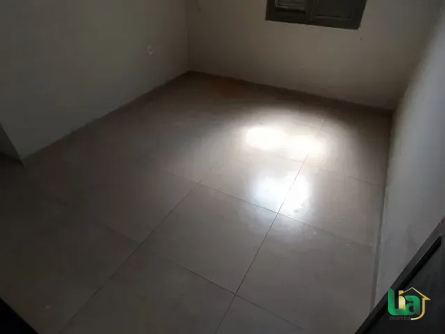 Casa 2 quartos e 1 banheiro, à venda, no bairro Barra em Muriaé