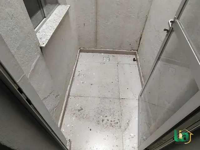 Casa 2 quartos e 1 banheiro, à venda, no bairro Barra em Muriaé
