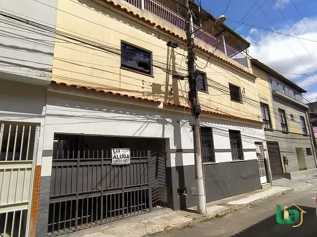 Casa 2 quartos e 1 banheiro, à venda, no bairro Barra em Muriaé