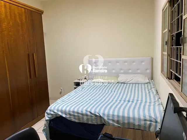 Casa 4 quartos e 3 banheiros, à venda, no bairro Milionários (Barreiro) em Belo Horizonte