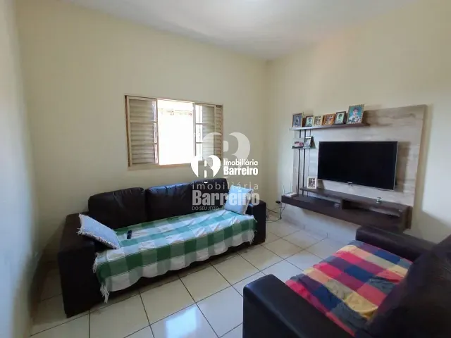 Casa 4 quartos e 3 banheiros, à venda, no bairro Milionários (Barreiro) em Belo Horizonte