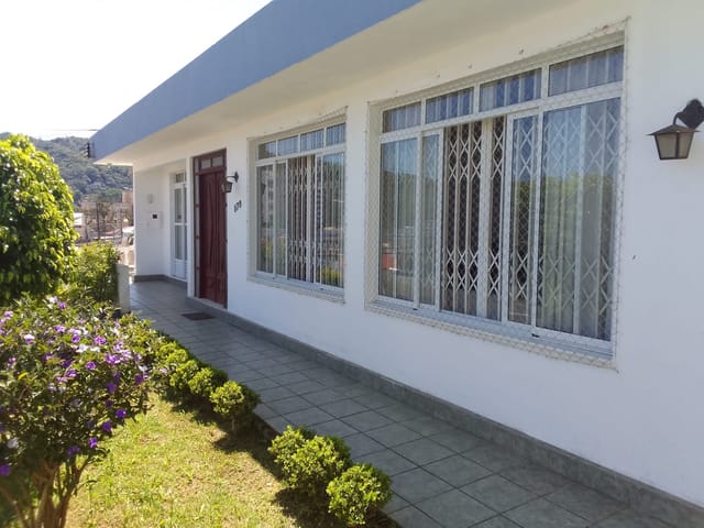 Casa com 1070m² 4 quartos e 2 banheiros, à venda, no bairro Saco dos Limões em Florianópolis