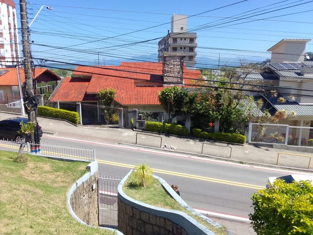 Casa com 1070m² 4 quartos e 2 banheiros, à venda, no bairro Saco dos Limões em Florianópolis