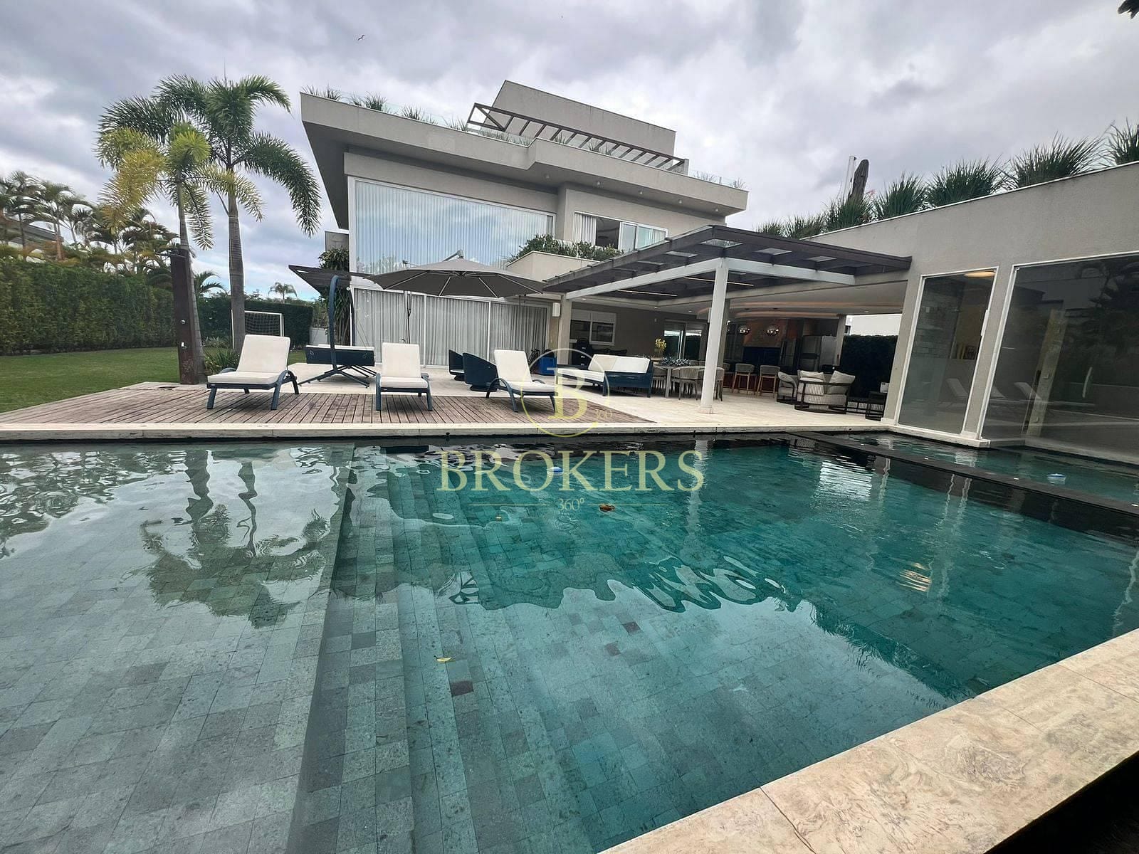 Casa à Venda na Barra da Tijuca, Rio de Janeiro – Design Contemporâneo e Alto Padrão