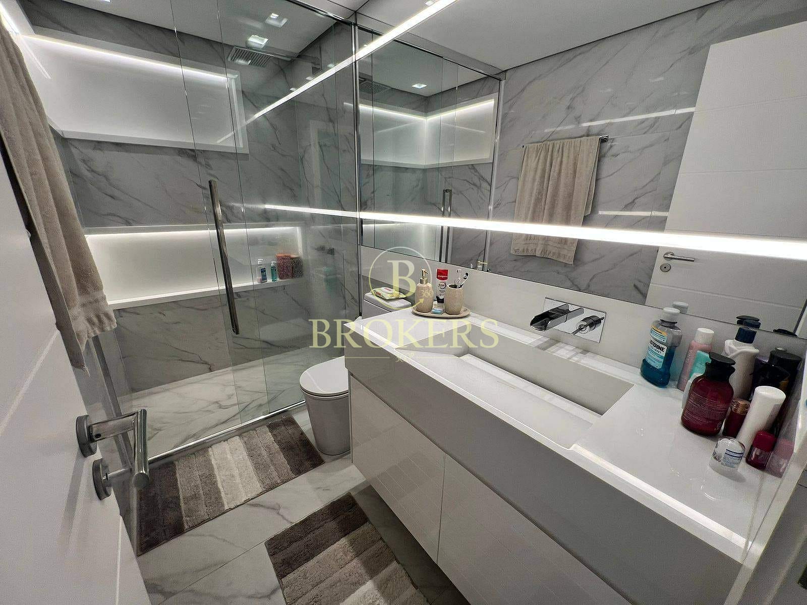 Casa à Venda na Barra da Tijuca, Rio de Janeiro – Design Contemporâneo e Alto Padrão