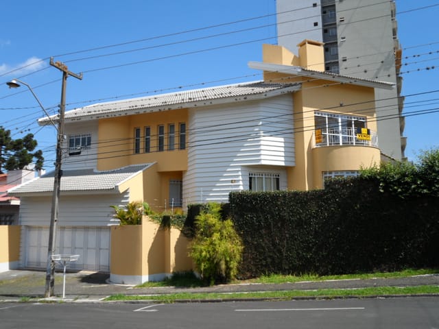 Casa com 391m² 4 quartos e 6 banheiros, à venda, no bairro Centro em Ponta Grossa