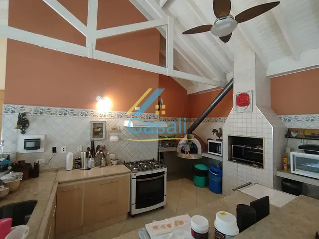 Casa com 1500m² 5 quartos e 8 banheiros, à venda, no bairro Esplanada Mendes Moraes em São Roque