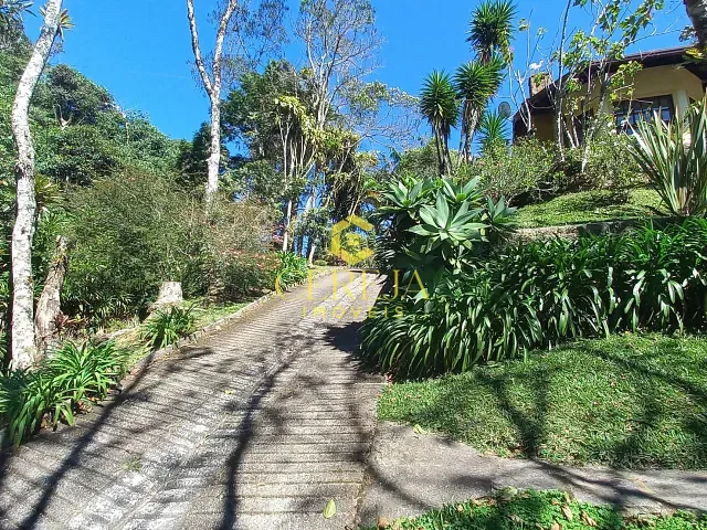 Casa com 860m² 3 quartos e 2 banheiros, à venda, no bairro Debossan em Nova Friburgo