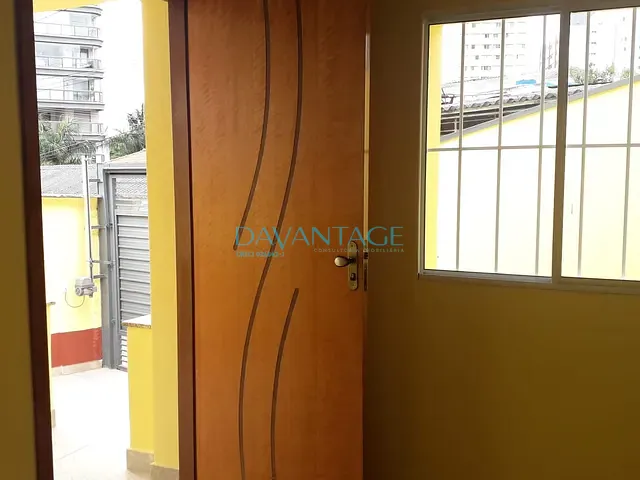 Casa com 147m² 2 quartos e 2 banheiros, para alugar, no bairro Vila Ipojuca em São Paulo