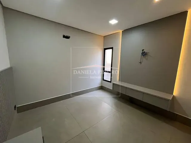 Casa com 364m² 5 quartos e 6 banheiros, à venda, no bairro Vivendas do Arvoredo em Londrina