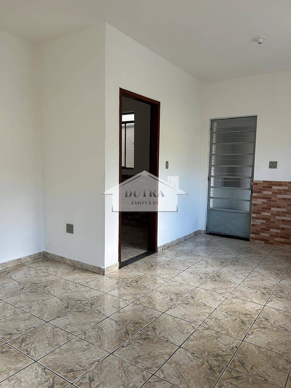 Casa para alugar com 3 quartos, 87m² - Foto 4