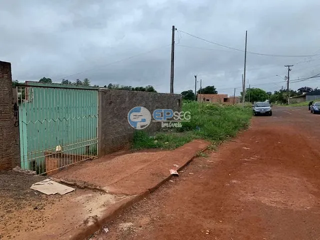 Casa com 254m² 2 quartos e 1 banheiro, à venda, no bairro Colinas em Londrina