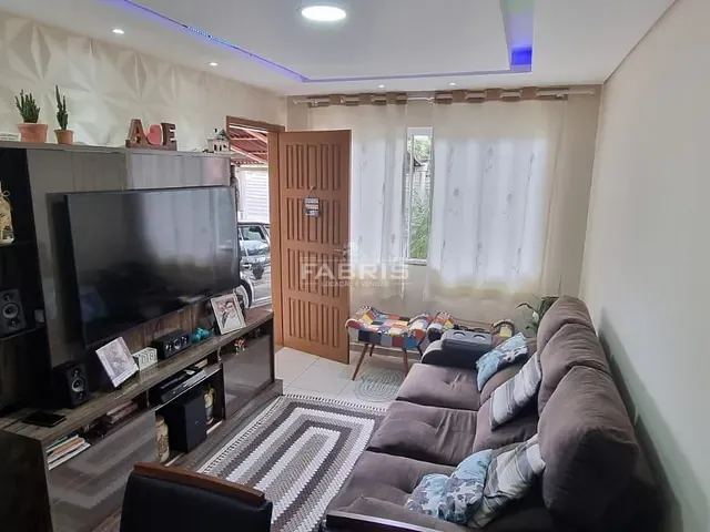 Casa com 99m² 2 quartos e 1 banheiro, à venda, no bairro Vila Campesi em Campo Largo