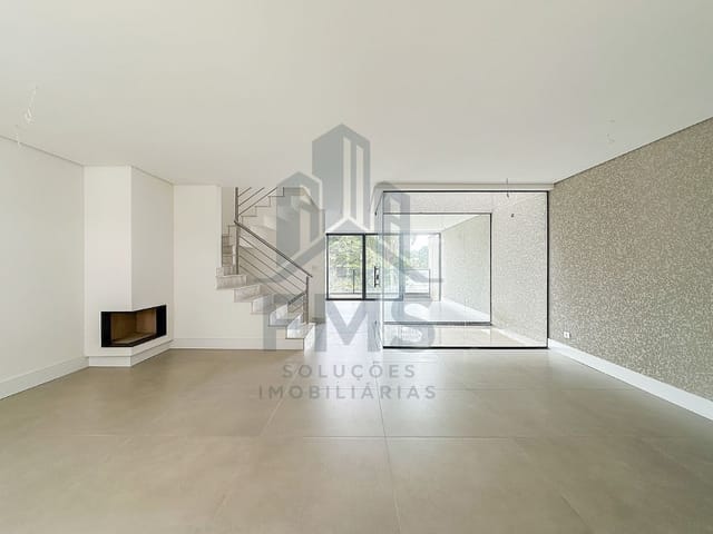 Casa com 311m² 3 quartos e 5 banheiros, à venda, no bairro Santo Inácio em Curitiba