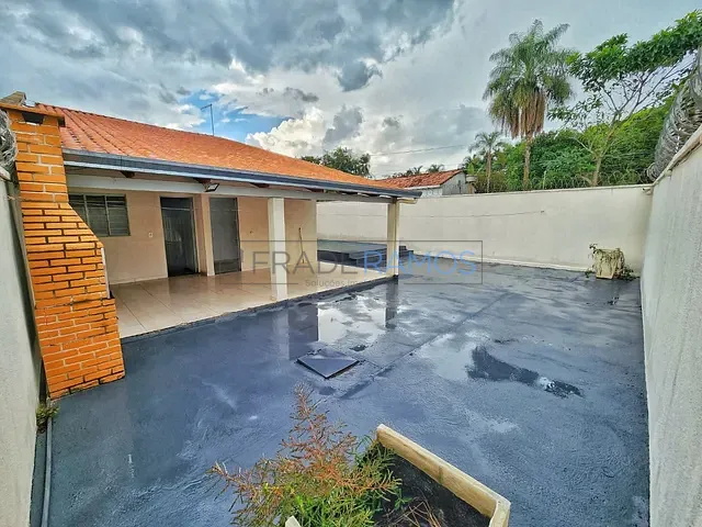 Casa com 361m² 3 quartos e 2 banheiros, à venda, no bairro Jardim Dom Bosco em Aparecida de Goiânia