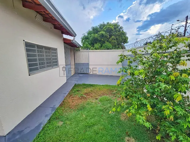 Casa com 361m² 3 quartos e 2 banheiros, à venda, no bairro Jardim Dom Bosco em Aparecida de Goiânia