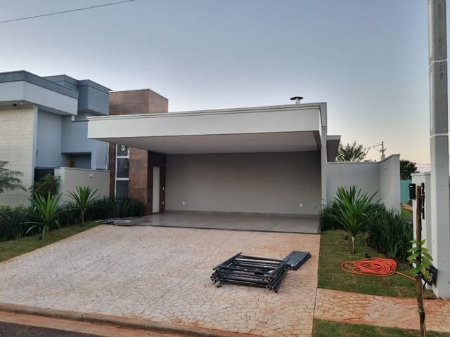 Casa com 285m² 3 quartos e 4 banheiros, para alugar, no bairro Perdizes Residencial Parque em Birigui