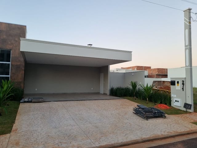 Casa com 285m² 3 quartos e 4 banheiros, para alugar, no bairro Perdizes Residencial Parque em Birigui