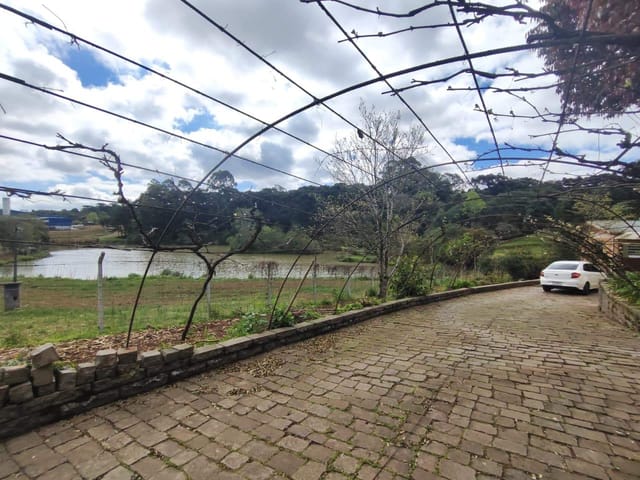 Casa com 180m² 4 quartos e 3 banheiros, à venda, no bairro Centro em Vila Flores