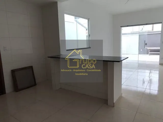 Casa com 270m² 2 quartos e 2 banheiros, à venda, no bairro Jardim Atlântico Leste em Maricá